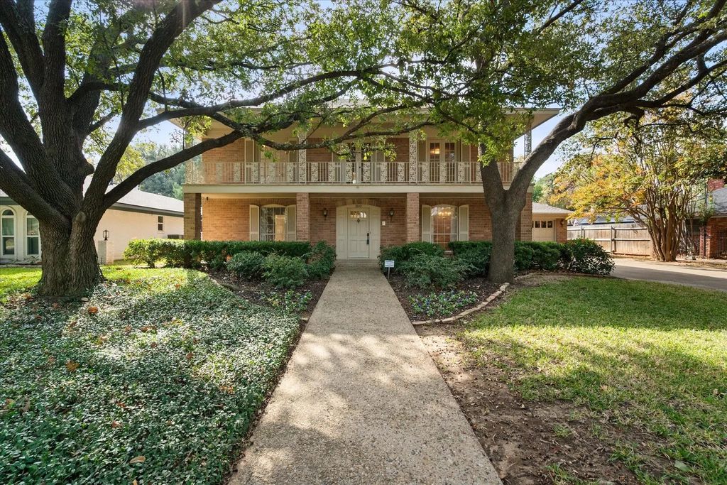 1800 Lakeside Drive, Arlington