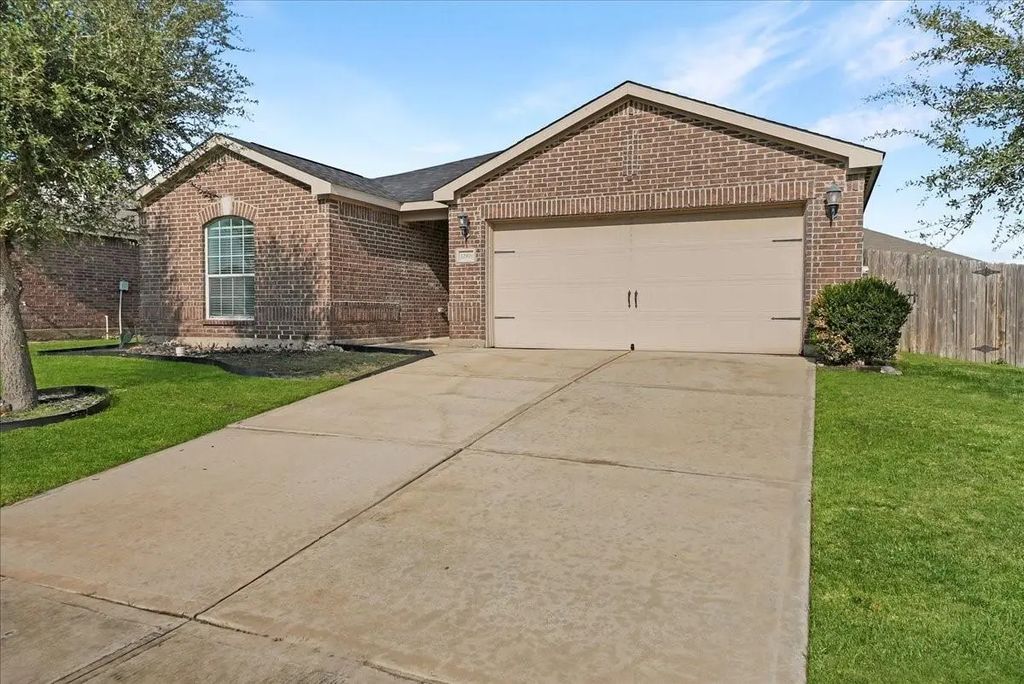 12916 Kingsgate Drive, Rhome