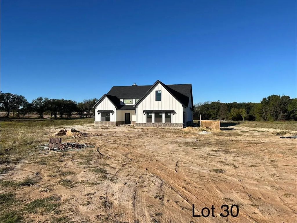 320 Jonny Boy Way, Springtown