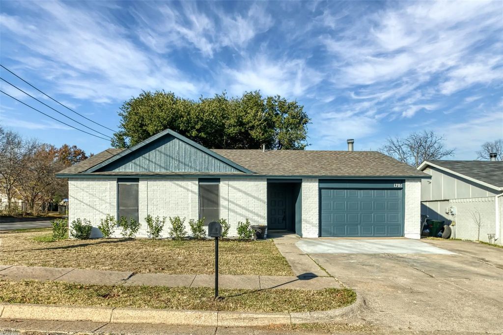 1701 Dorchester Drive, Arlington
