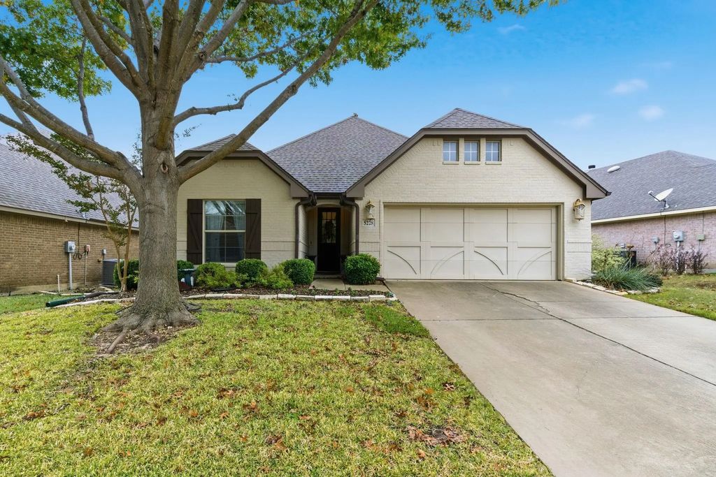 5228 Agave Way, Fort Worth