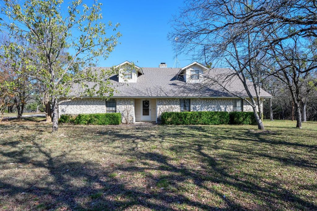 301 County Road 3330, Clifton