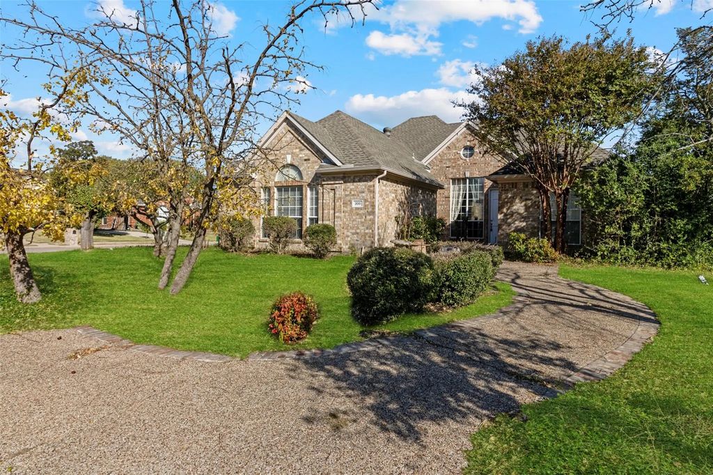 200 Hawthorne Drive, Murphy
