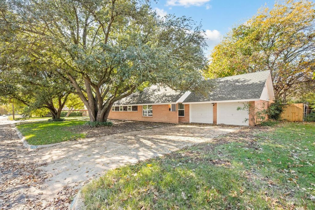 4209 Ashmore Drive, North Richland Hills