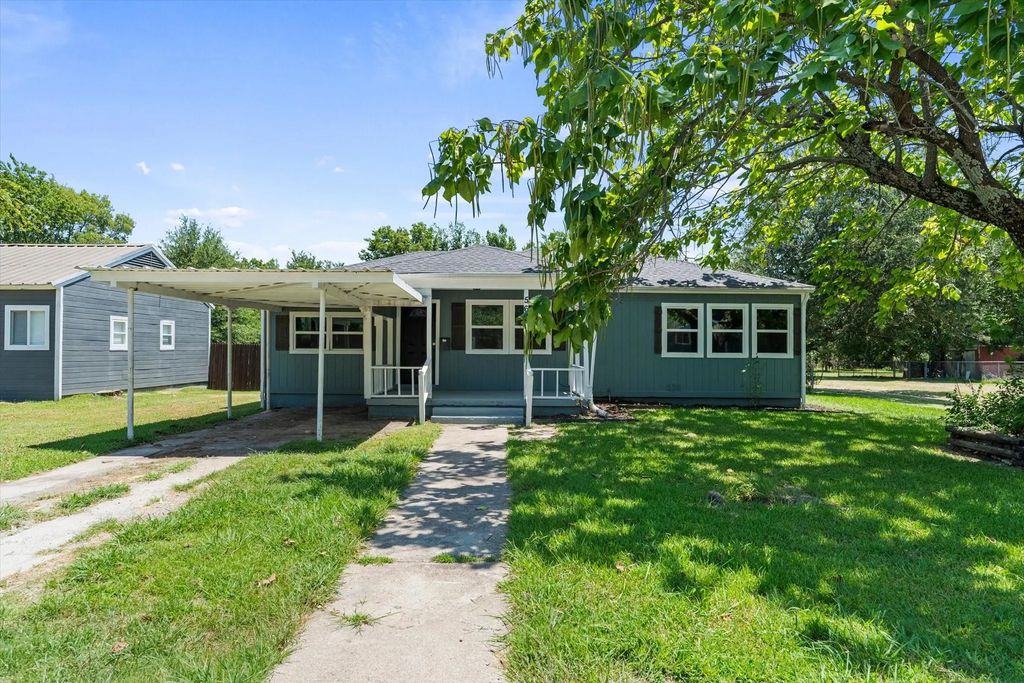 566 Loraine Circle, Greenville