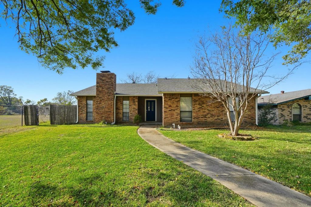 6101 Greenlawn Street, Rowlett