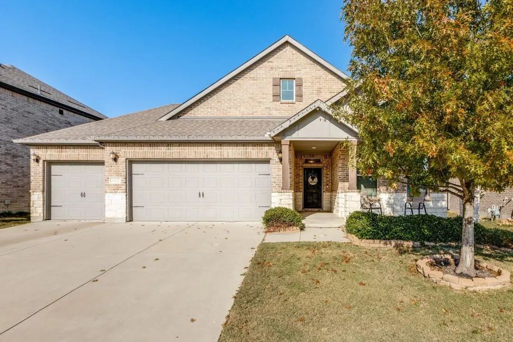 912 Azure Lane, Celina