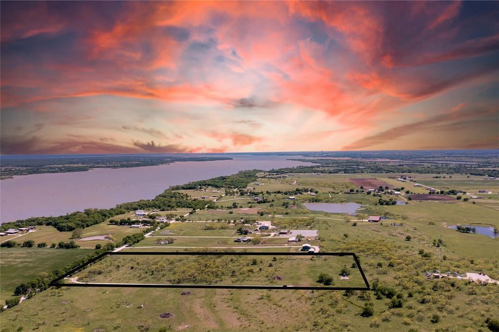 185 Triangle Road, Valley View