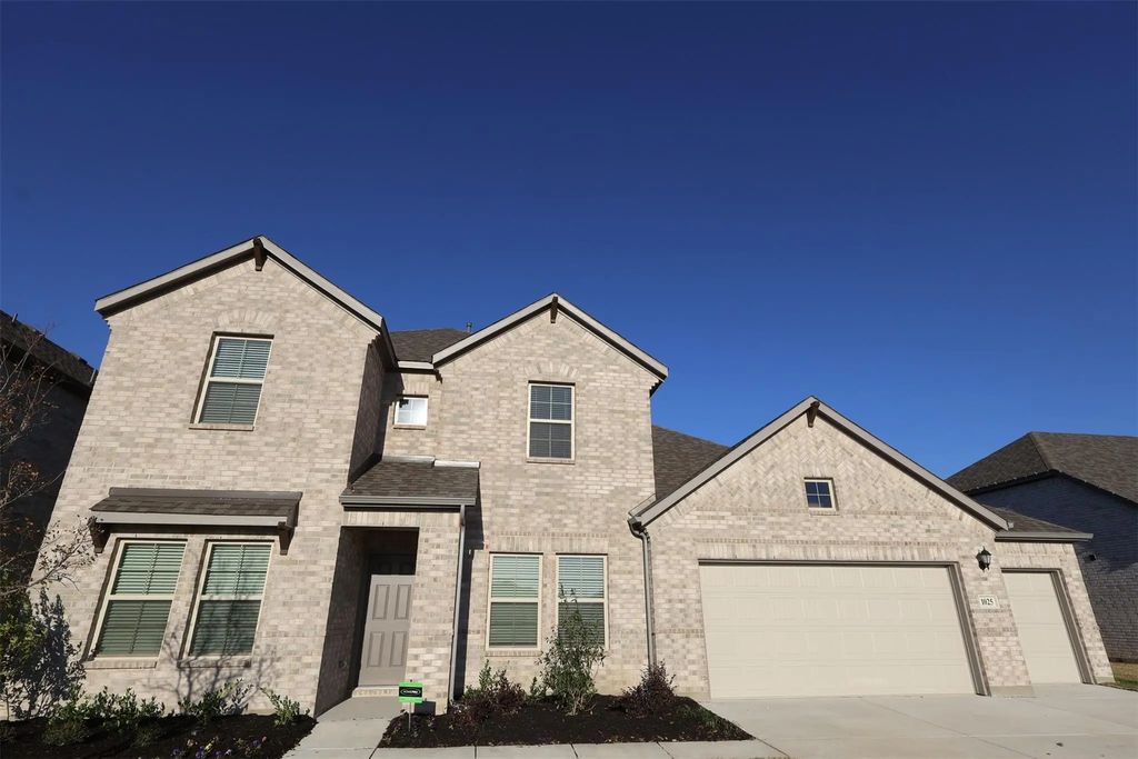 1025 Auburn Drive, Justin