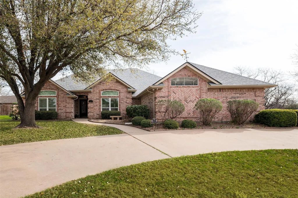 8913 Brierfield Road, Granbury
