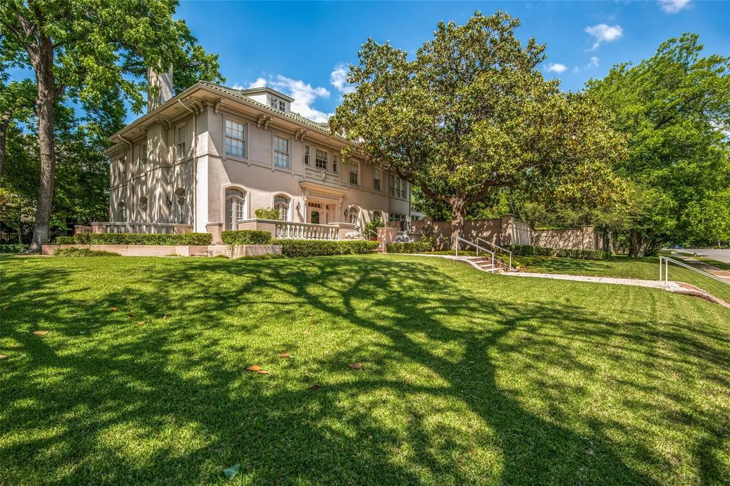 4700 Lakeside Drive, Highland Park