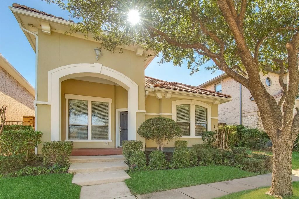 6781 Camino Rio, Irving