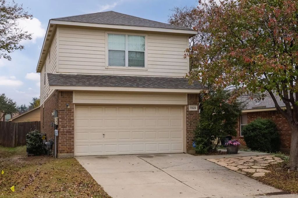 11929 Brown Fox Drive, Fort Worth
