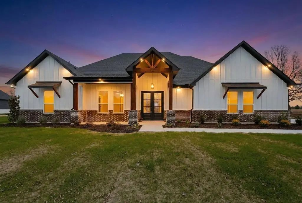 9100 County Road 669, Blue Ridge