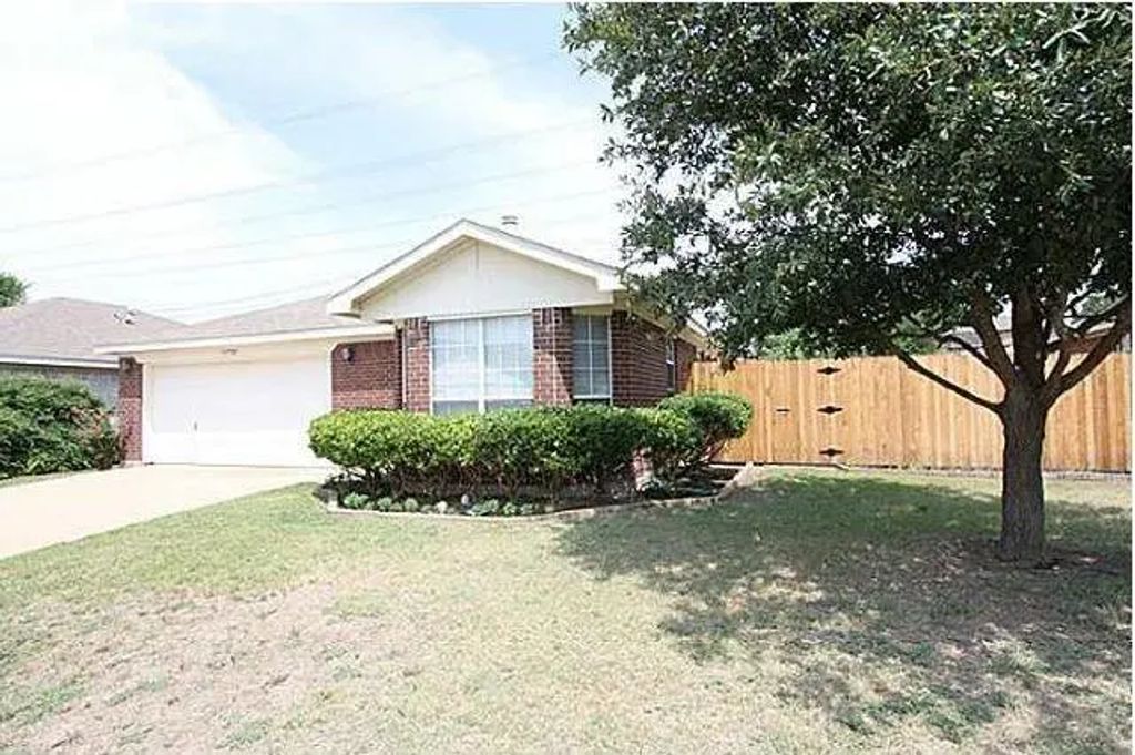 10708 Cobblestone Drive, Benbrook
