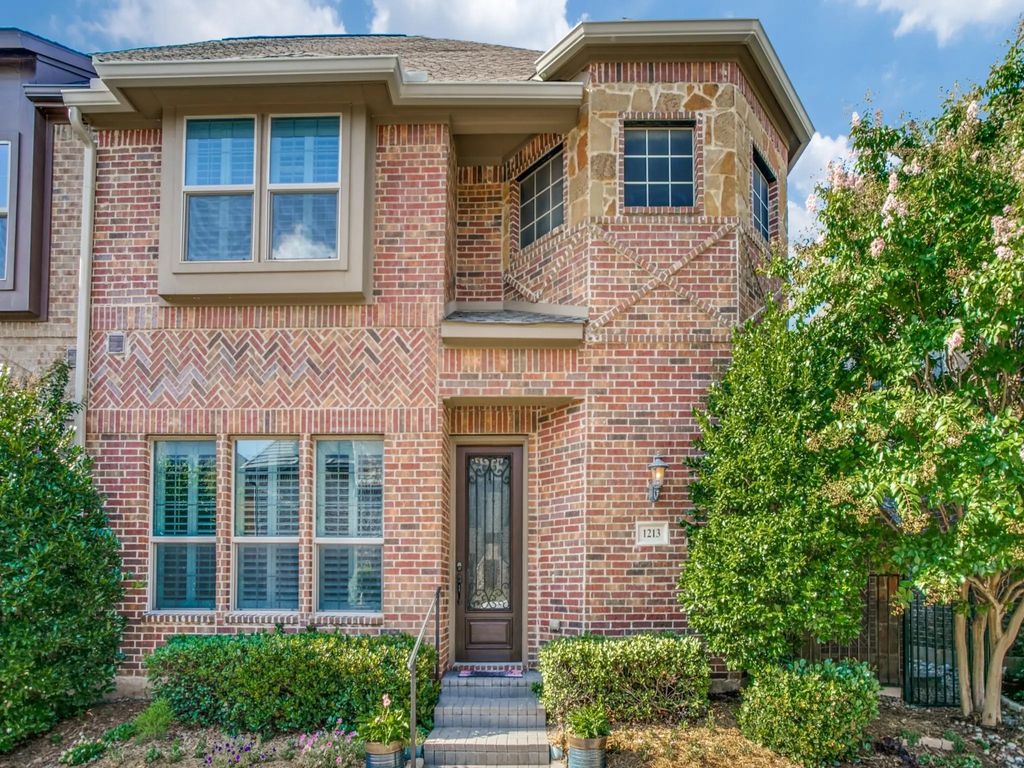 1213 Crockett Street, Keller