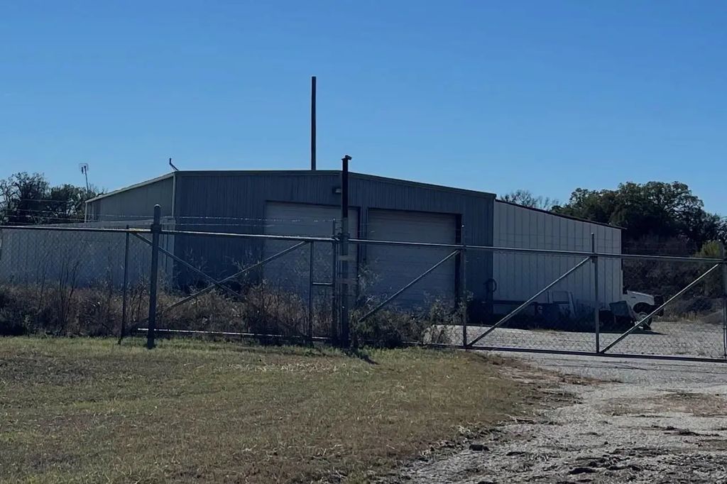 2818 Tx-101, Bridgeport