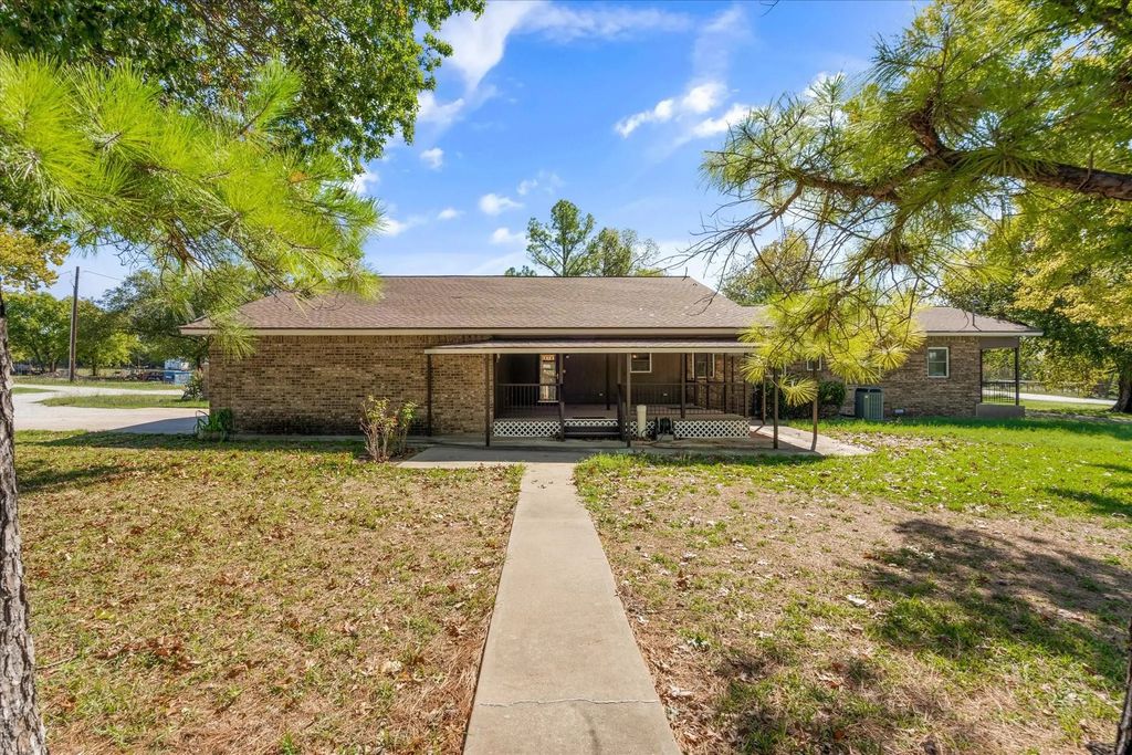 2715 Tin Top Road, Weatherford