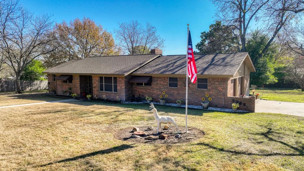 3706 Red Bud Drive, Weatherford