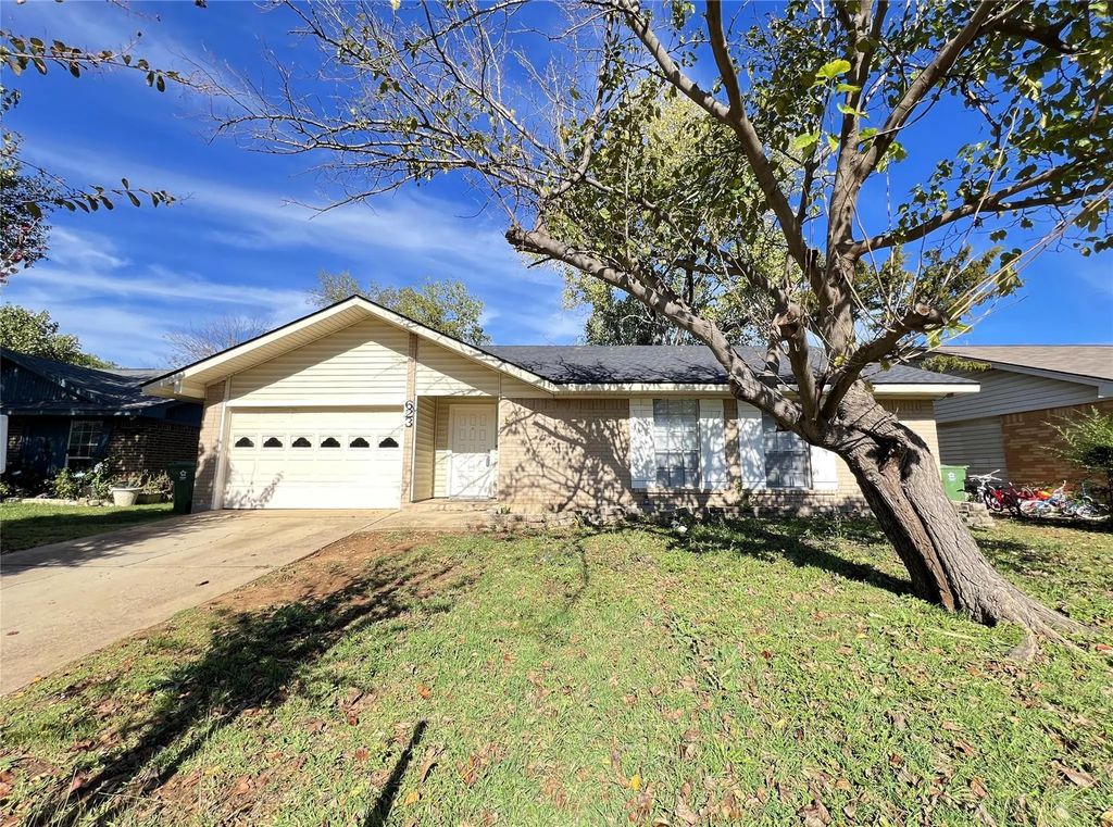 623 Bentwood Drive, Lewisville