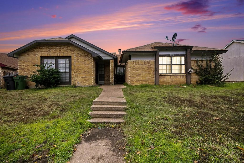 2412 Limestone Drive, Arlington