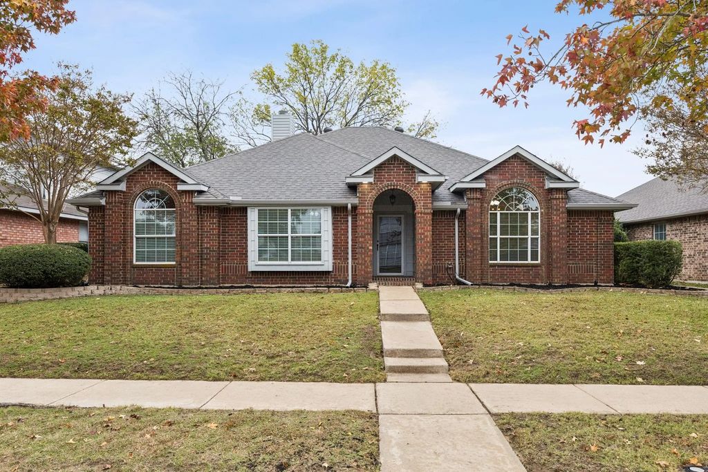 10701 Castle Drive, Frisco