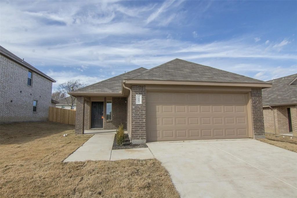 1602 Bobolink Drive, Ennis