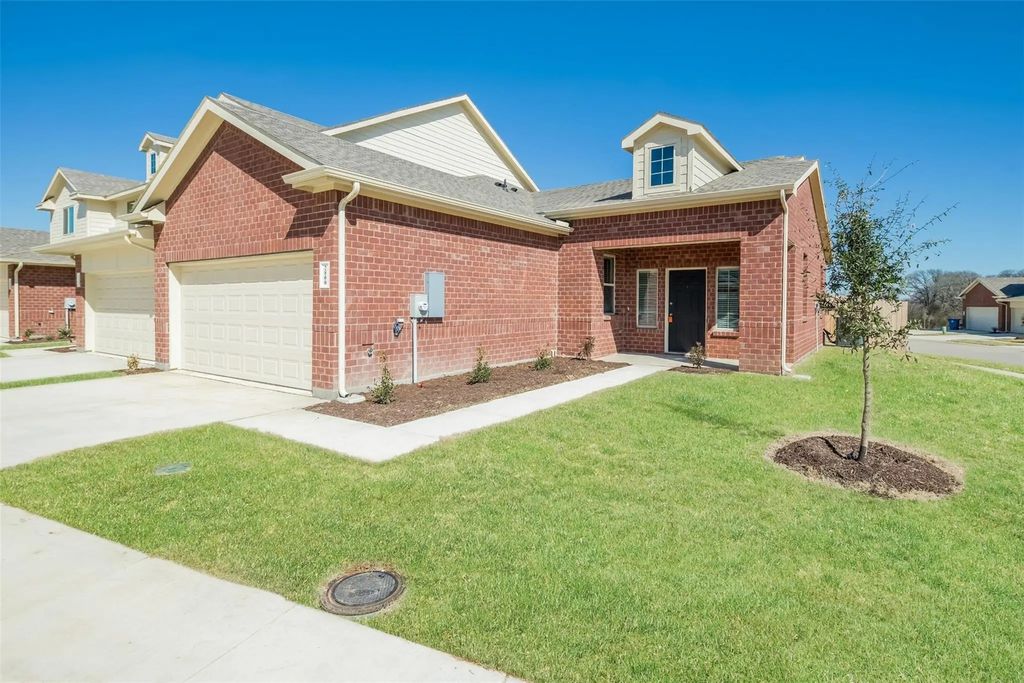 2809 Redhead Place, Ennis