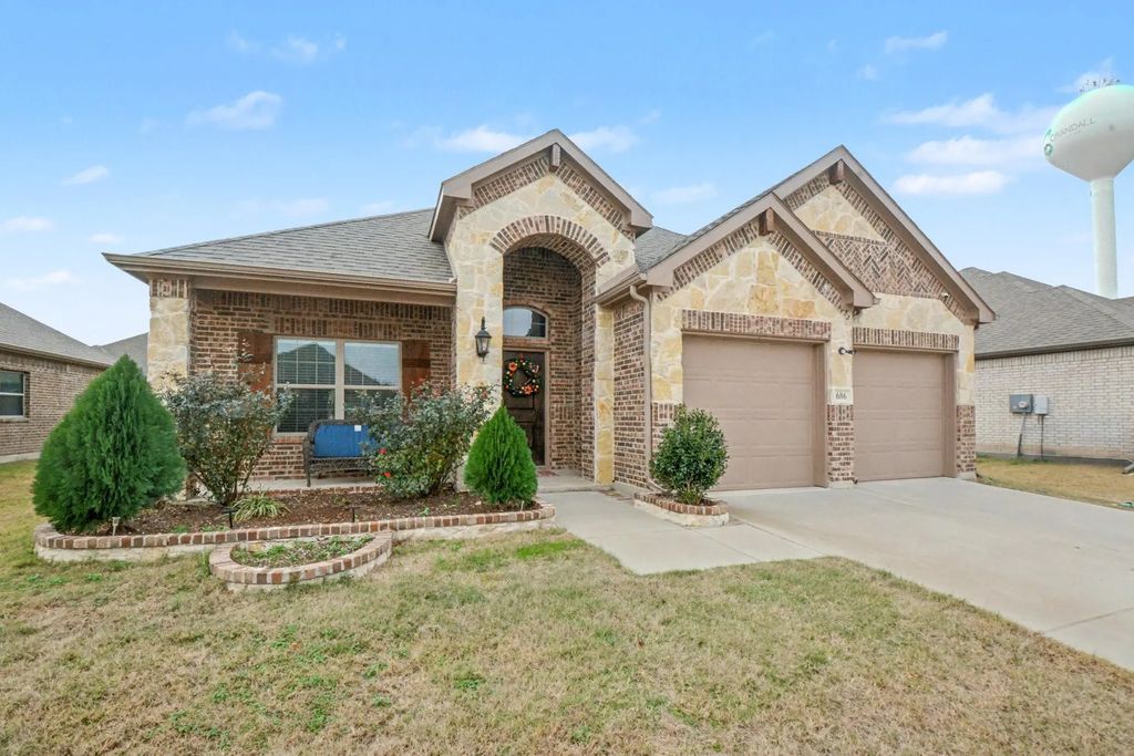 686 Navasota Drive, Crandall