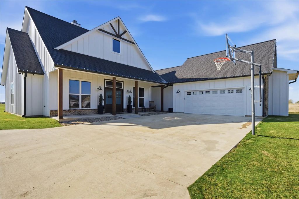 18100 County Road 4001, Mabank