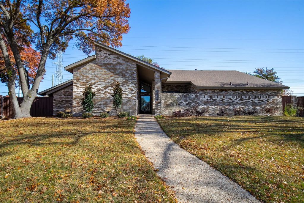 17119 Skelton Place, Dallas