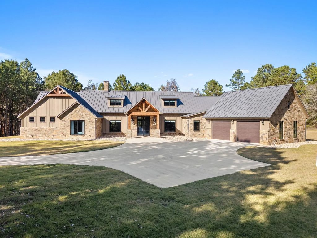 585 Cr 3806, Bullard