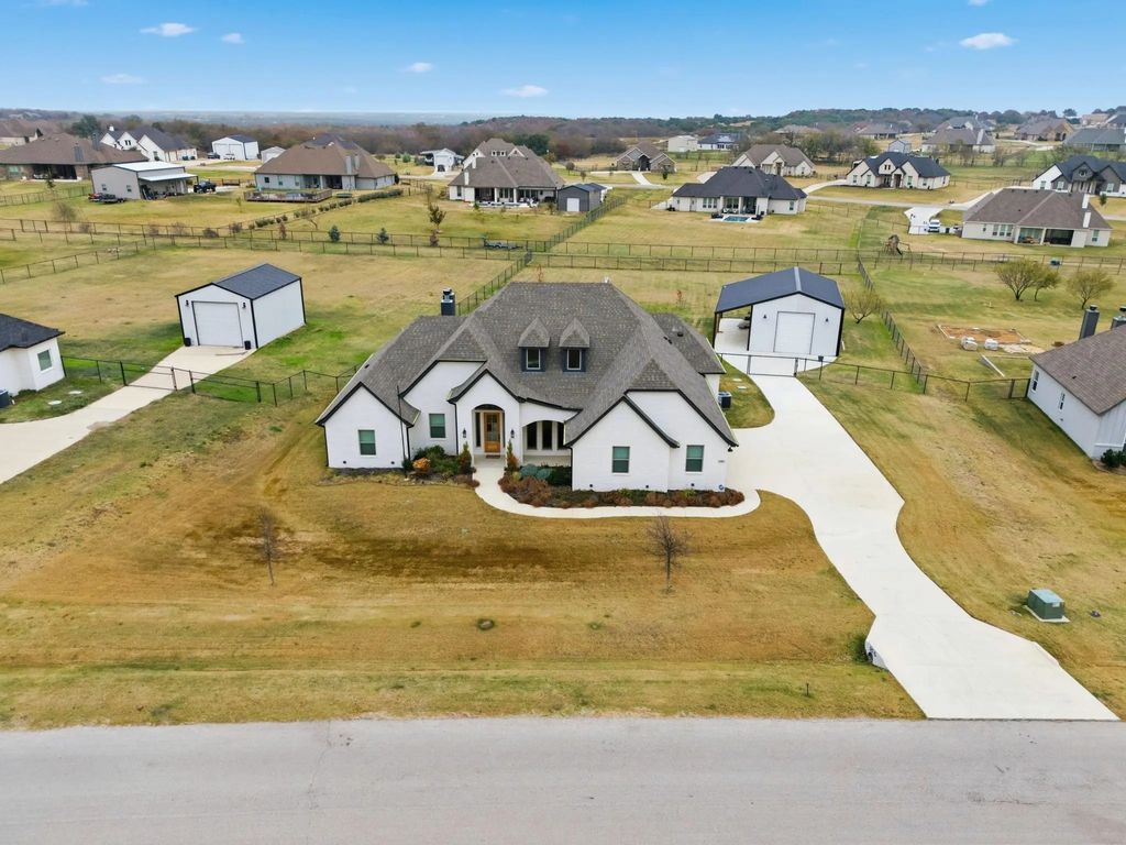 120 Southern Court, Springtown