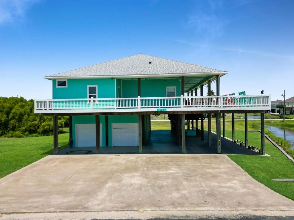922 Palmridge Drive, Port Bolivar