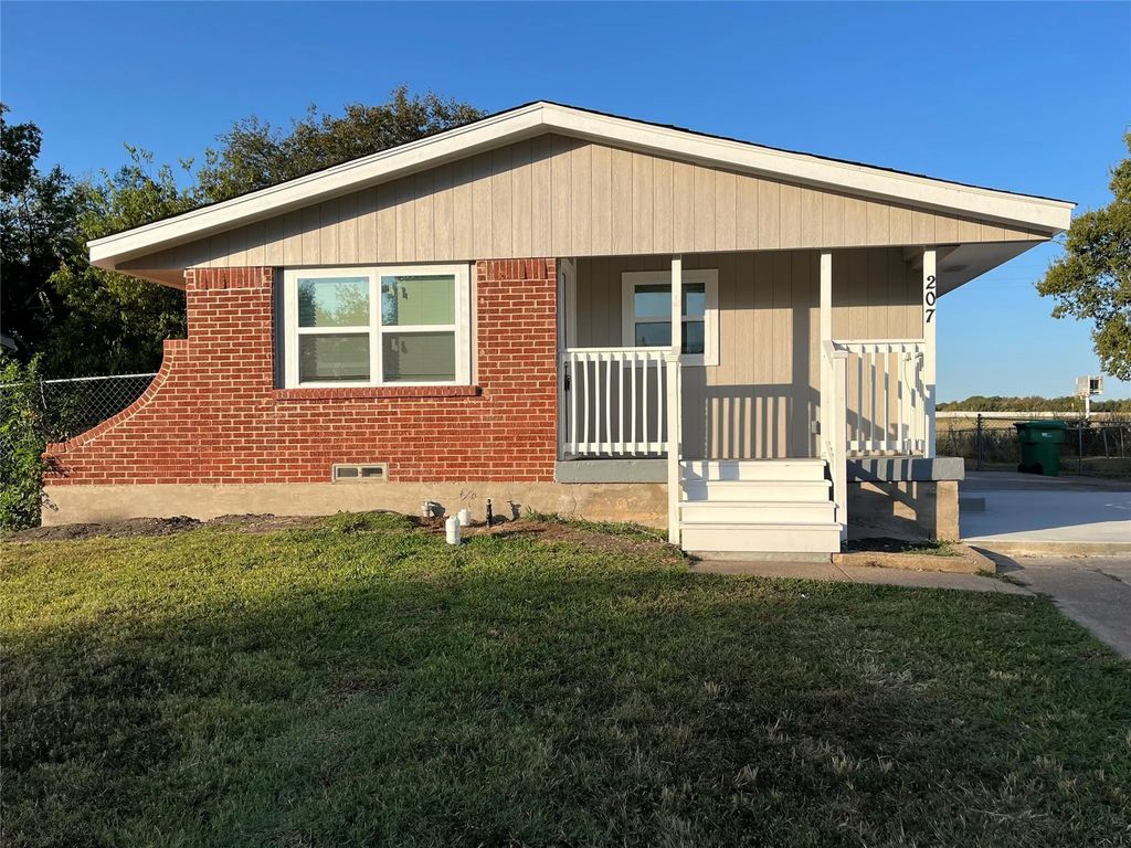 207 Wilmer Heights Drive, Wilmer