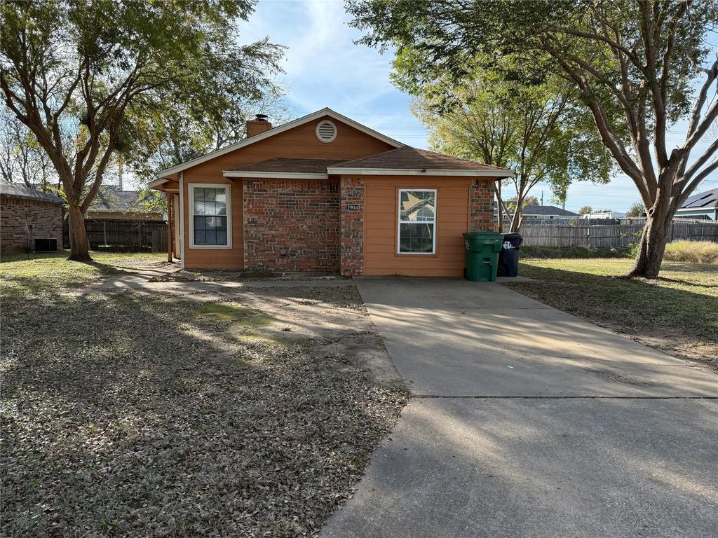 2904 Barnes Drive, Denton