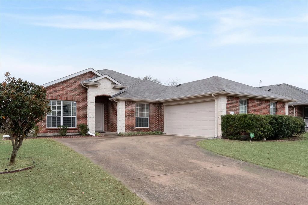 2801 Redwood Street, Royse City