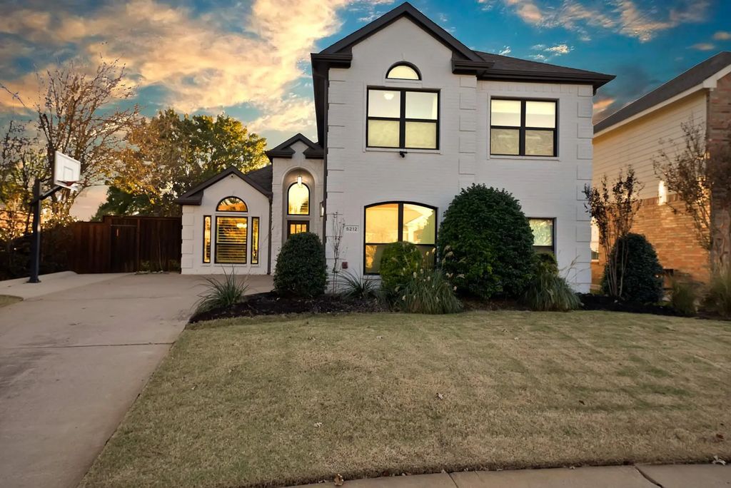 5212 Selago Drive, Fort Worth