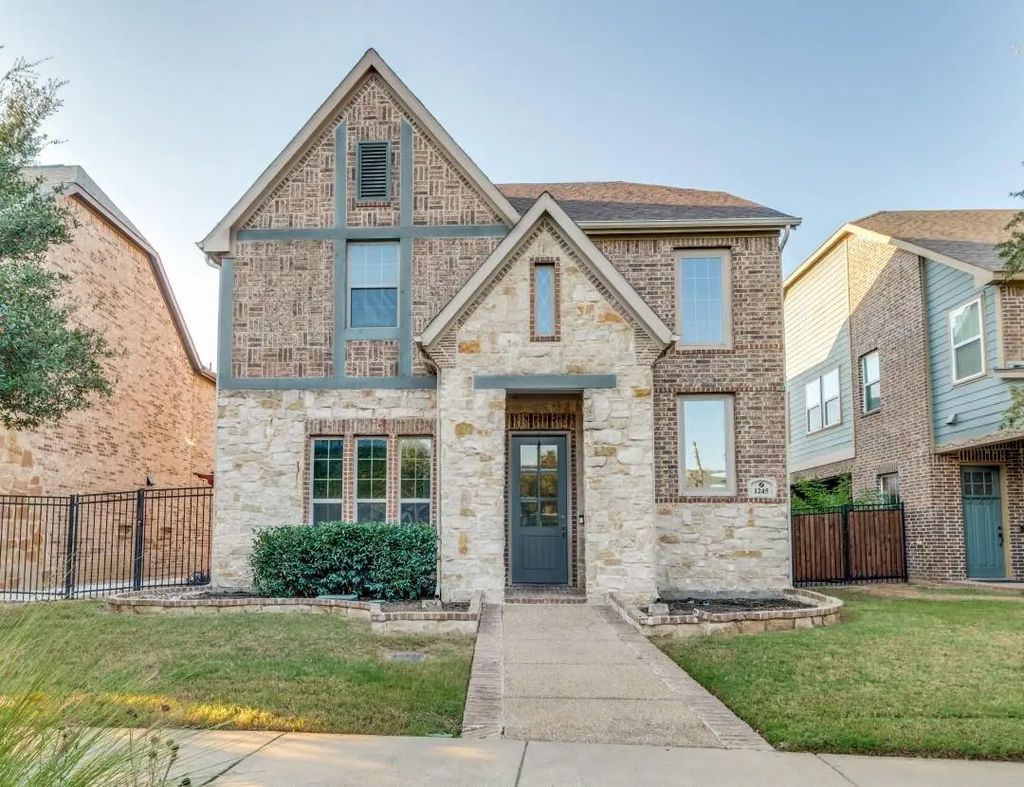 1245 W Harris Hawk Way, Arlington