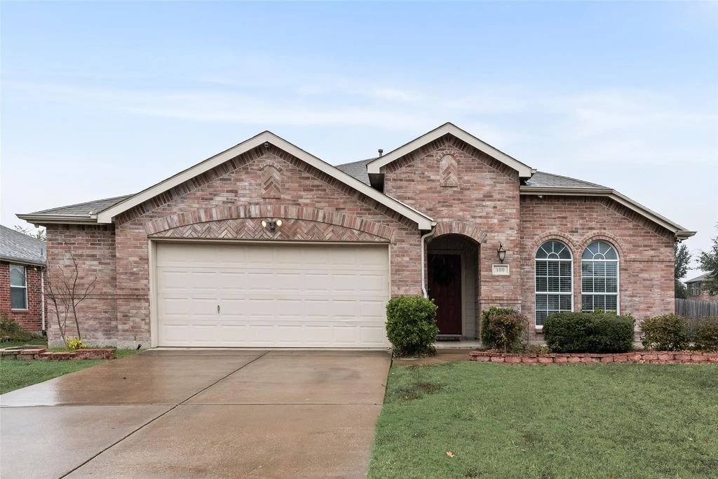 100 Lone Oak Court, Forney