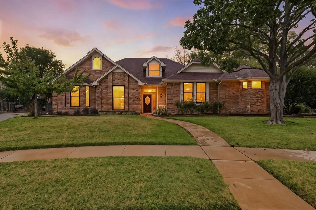 40 Victoria Drive, Rowlett