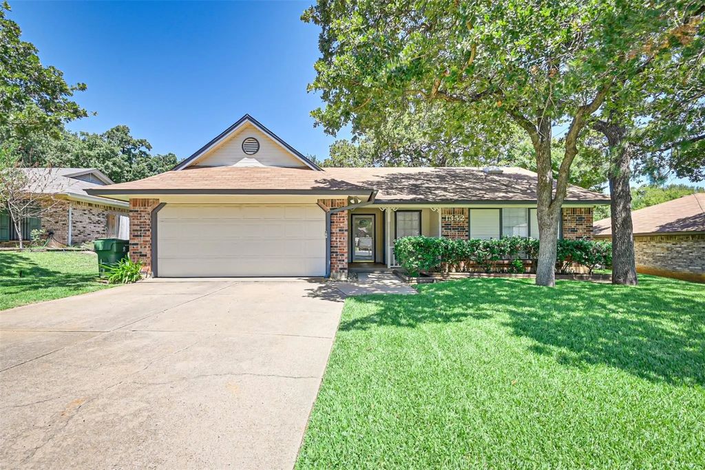 1352 Breckenridge Road, Mansfield