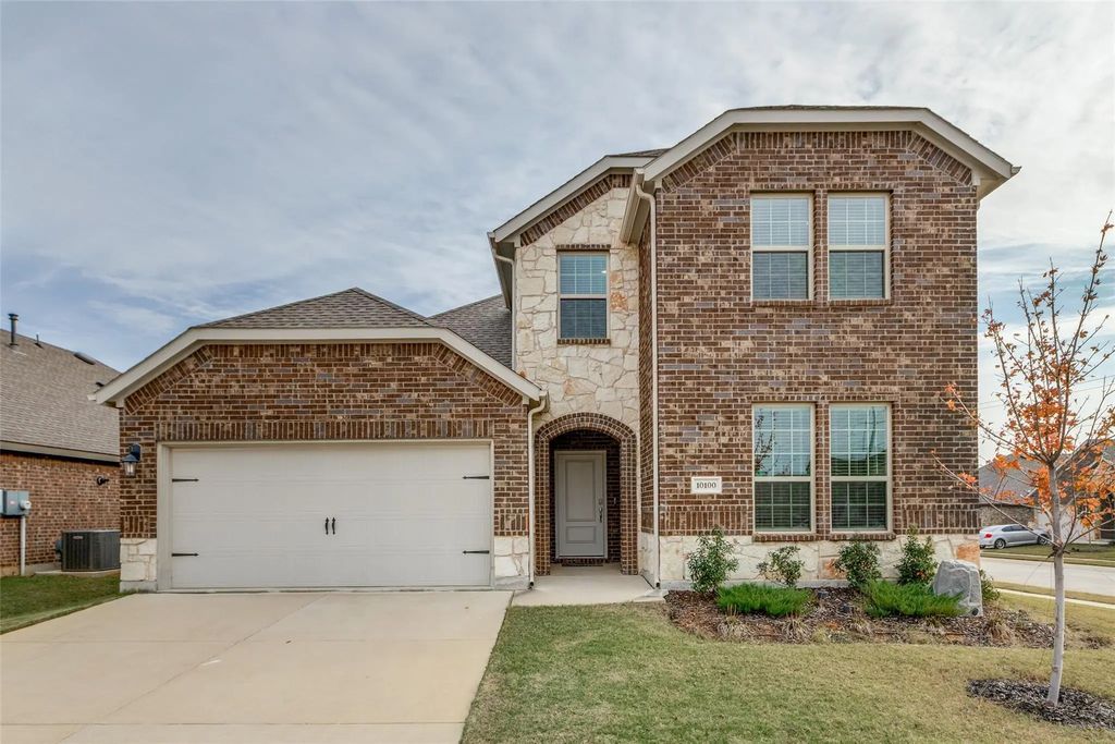 10100 Breezeway Drive, Aubrey
