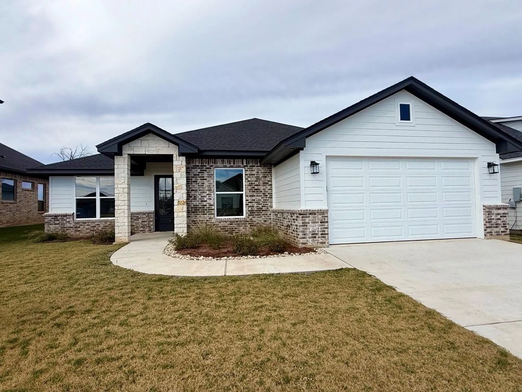 5409 Black Horse Court, Waco