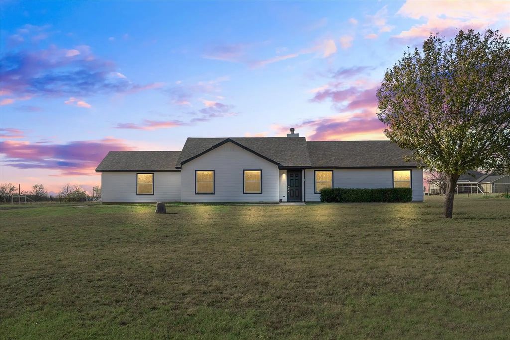 396 Bobcat Road, Sanger