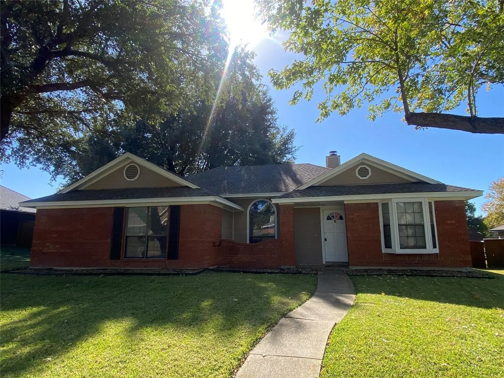 905 Aspen Drive, DeSoto