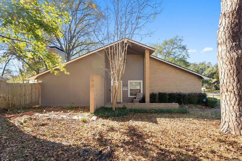 800 Spring Creek Dr, Tyler