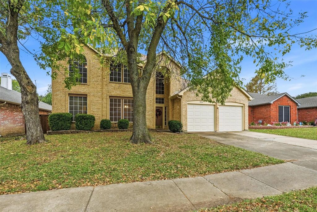 924 Rio Vista Lane, Arlington