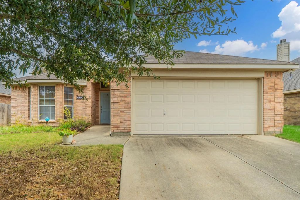 2204 Cancun Drive, Mansfield