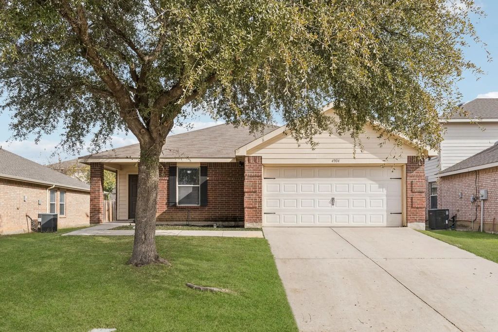 4904 Parkrise Drive, Fort Worth